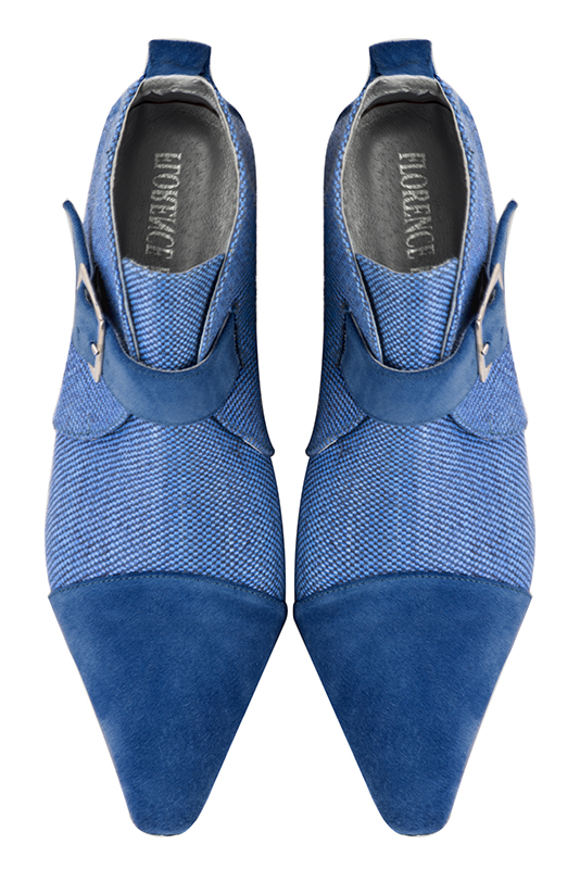 Women's electric blue elegant ankle boots, with buckles at the front. Tapered toe. High kitten heels - Top view
